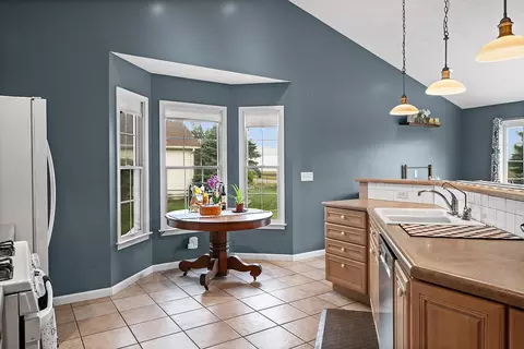 Kitchen - 421 Sunset Dr, Colfax, IL 61728 photo 6 of 6