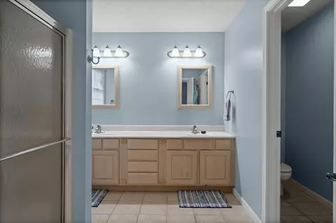 Bath - 421 Sunset Dr, Colfax, IL 61728 photo 2 of 4