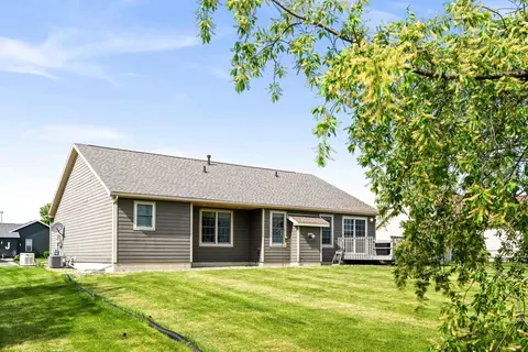 Exterior - 421 Sunset Dr, Colfax, IL 61728 photo 5 of 7