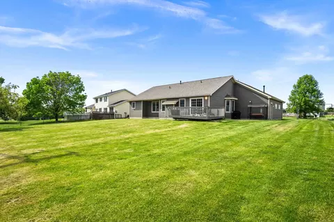 Exterior - 421 Sunset Dr, Colfax, IL 61728 photo 6 of 7