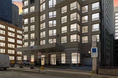 440 N Wabash Ave #4010, Chicago, IL 60611