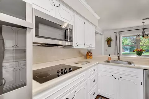 Kitchen - 50 Stacy Ave, Streator, IL 61364 photo 4 of 7