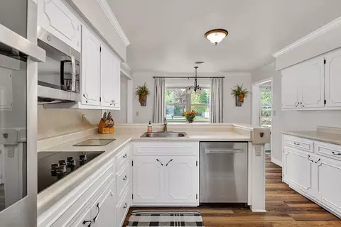 Kitchen - 50 Stacy Ave, Streator, IL 61364 photo 1 of 7