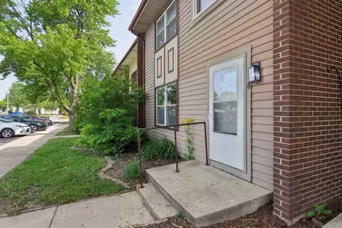 Exterior - 4 Dan Ireland Dr, Plainfield, IL 60544 photo 2 of 6