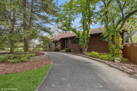 32899 N Battershall Rd, Grayslake, IL 60030