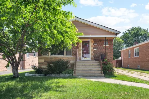 8941 S Albany Ave, Evergreen Park, IL 60805