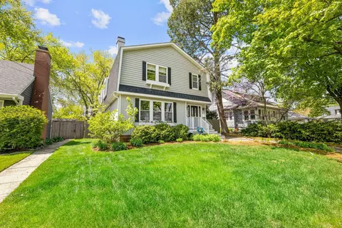 223 Prairie Ave, Libertyville, IL 60048