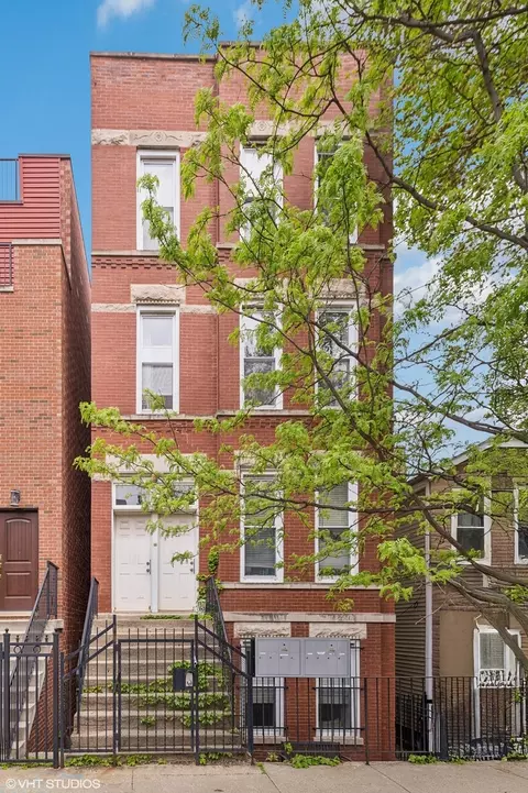 1307 N Bosworth Ave #2R, Chicago, IL 60642
