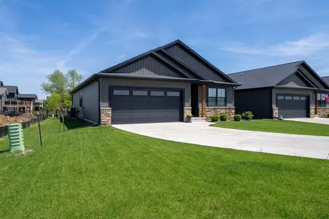 Exterior - 1172 Hershey Rd, Normal, IL 61761 photo 5 of 11