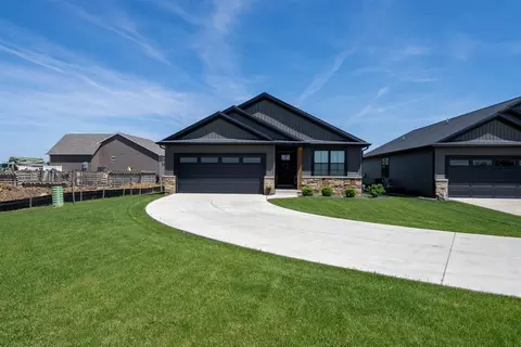 Exterior - 1172 Hershey Rd, Normal, IL 61761 photo 4 of 11