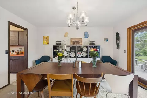 Dining - s070 River Lane, Winfield, IL 60190 photo 3 of 3