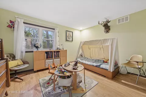 Bedroom - s070 River Lane, Winfield, IL 60190 photo 3 of 5