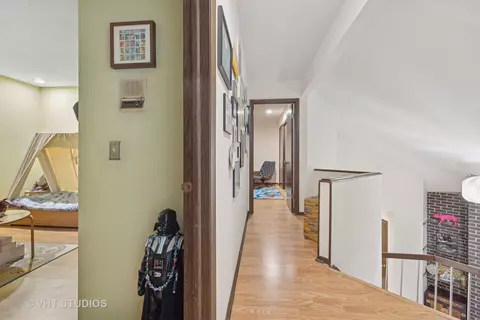 Entry Way - s070 River Lane, Winfield, IL 60190 photo 6 of 7