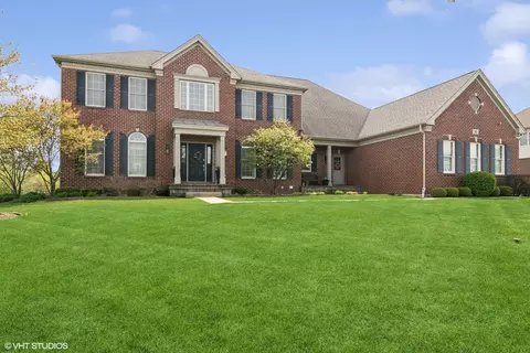 11 Crystal Downs Dr, Hawthorn Woods, IL 60047