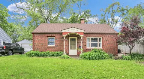 809 Hawthorne Dr, Urbana, IL 61801