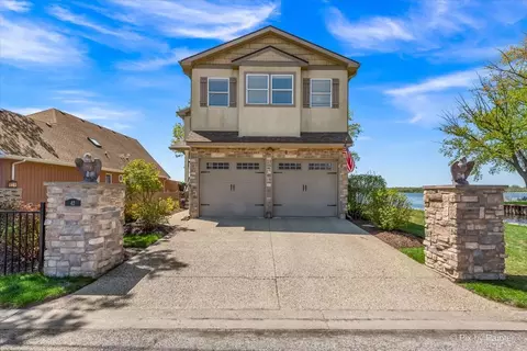 42 S Pistakee Lake Rd, Fox Lake, IL 60020