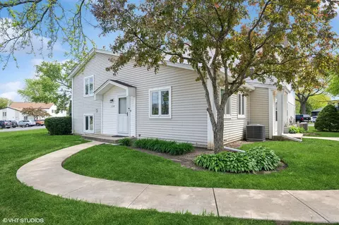 1110 Inverrary Ln, Deerfield, IL 60015