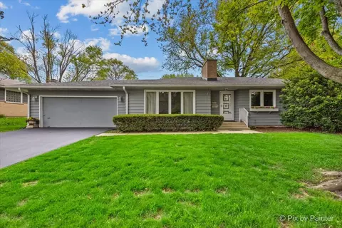 425 Summit St, Algonquin, IL 60102