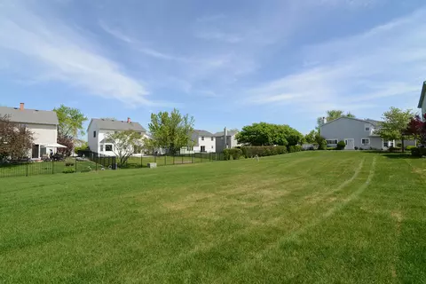 Exterior - 1218 Dunamon Dr, Bartlett, IL 60103 photo 4 of 5