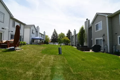 Exterior - 1218 Dunamon Dr, Bartlett, IL 60103 photo 3 of 5
