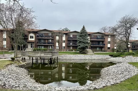 5231 James Ln #1310, Crestwood, IL 60418