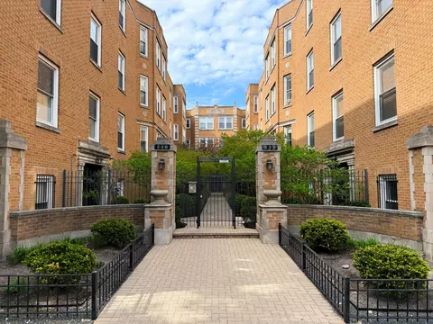 532 W Belmont Ave #2N, Chicago, IL 60657