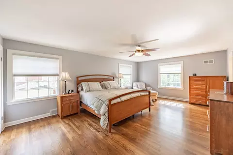 1013 Douglas Ave, Elgin, IL 60120 photo 25