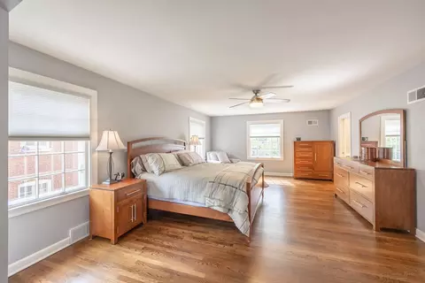 1013 Douglas Ave, Elgin, IL 60120 photo 27