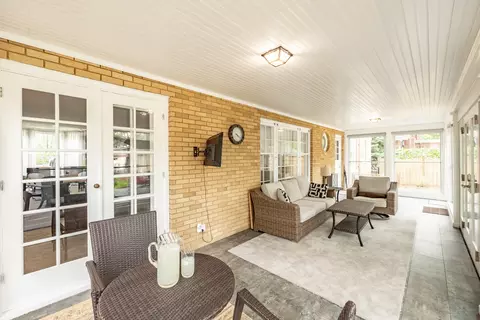 1013 Douglas Ave, Elgin, IL 60120 photo 38