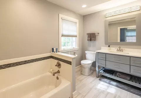 1013 Douglas Ave, Elgin, IL 60120 photo 29