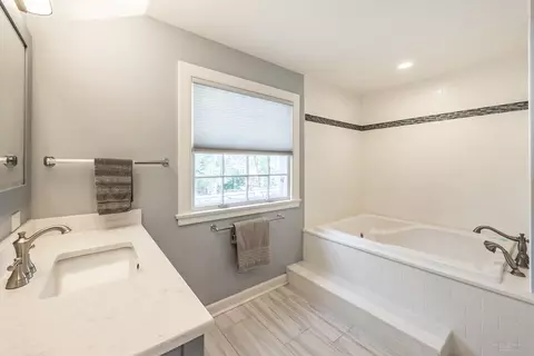 1013 Douglas Ave, Elgin, IL 60120 photo 24
