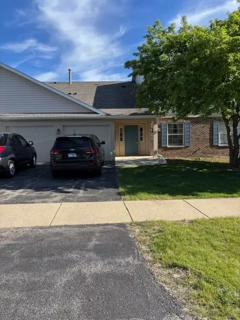 1286 N Red Oak Cir #4, Round Lake Beach, IL 60073