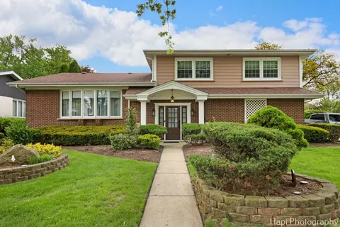 548 Lois Ct, Mount Prospect, IL 60056