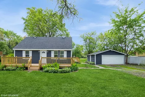 9241 S 78th Ave, Hickory Hills, IL 60457