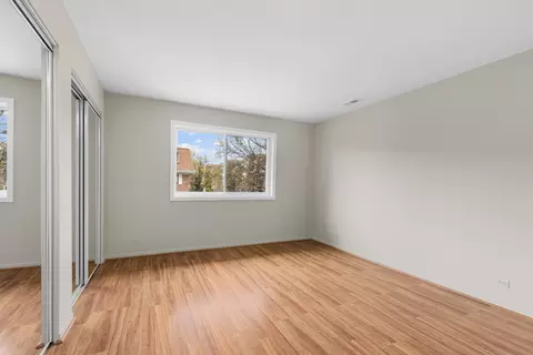 Bedroom - 4174 Cove Ln #E, Glenview, IL 60025 photo 1 of 4