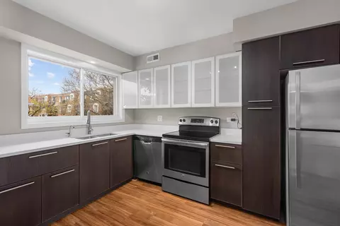 Kitchen - 4174 Cove Ln #E, Glenview, IL 60025 photo 1 of 2