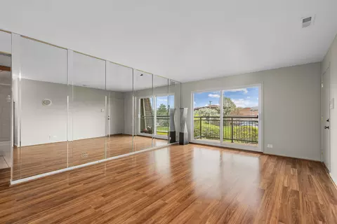 Living - 4174 Cove Ln #E, Glenview, IL 60025 photo 2 of 3