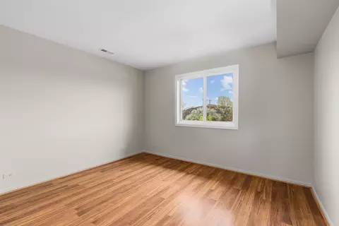 Bedroom - 4174 Cove Ln #E, Glenview, IL 60025 photo 3 of 4