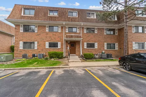 Exterior - 4174 Cove Ln #E, Glenview, IL 60025 photo 2 of 3