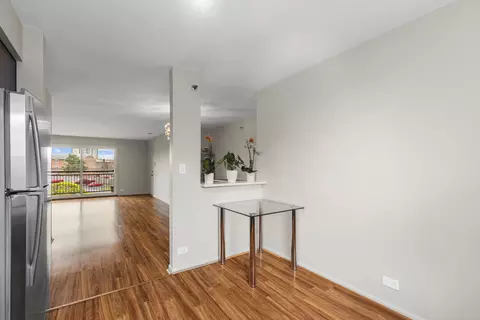 Dining - 4174 Cove Ln #E, Glenview, IL 60025 photo 2 of 2