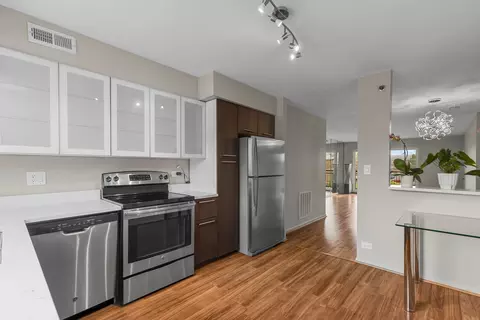 Kitchen - 4174 Cove Ln #E, Glenview, IL 60025 photo 2 of 2