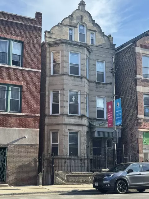 3019 W Cermak Rd, Chicago, IL 60623