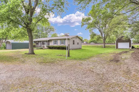 407 E Court St, Fairmount, IL 61841