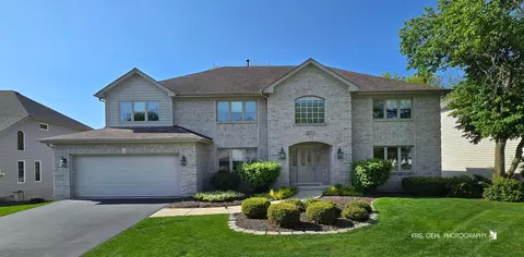 2653 Clara Ave, Aurora, IL 60502