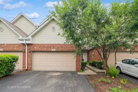 561 Goodwin Dr, Bolingbrook, IL 60440