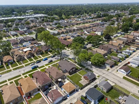 View/Area - 8425 S Spaulding Ave, Chicago, IL 60652 photo 3 of 7