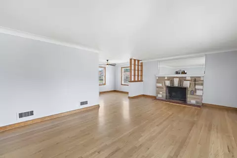 Living - 8425 S Spaulding Ave, Chicago, IL 60652 photo 2 of 4
