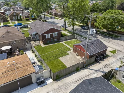 View/Area - 8425 S Spaulding Ave, Chicago, IL 60652 photo 7 of 7