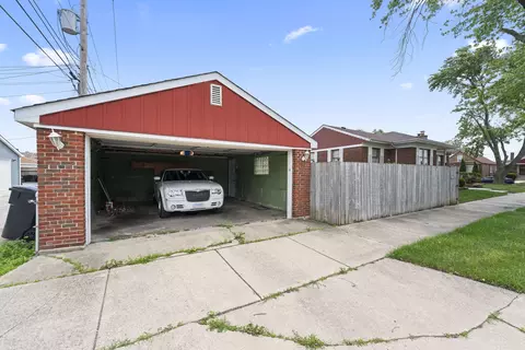 Exterior - 8425 S Spaulding Ave, Chicago, IL 60652 photo 5 of 7
