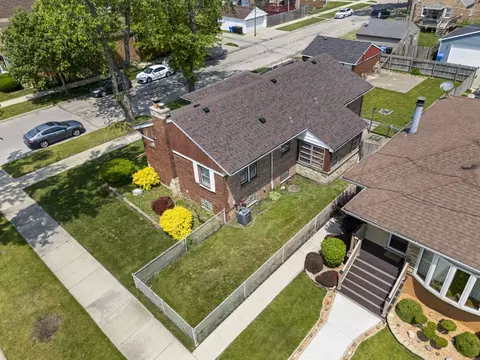 View/Area - 8425 S Spaulding Ave, Chicago, IL 60652 photo 6 of 7